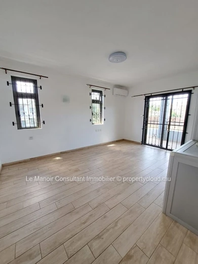 Modern 3-Bedroom Furnished Townhouse for Rent in Flic en Flac