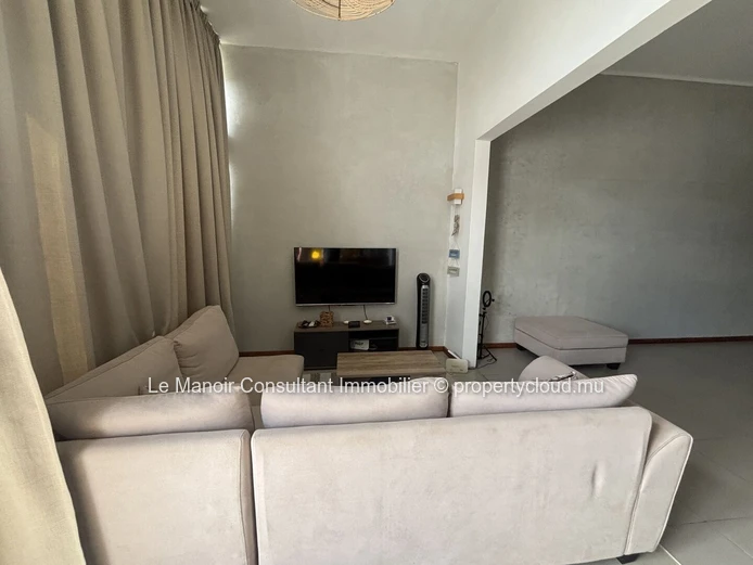 Modern furnished 2 bedroom apartment in Albion with private garden and serene coastal living