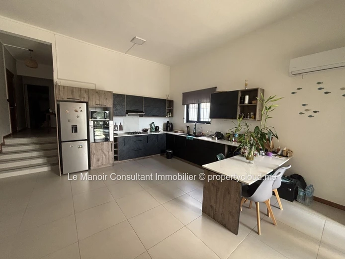 Modern furnished 2 bedroom apartment in Albion with private garden and serene coastal living