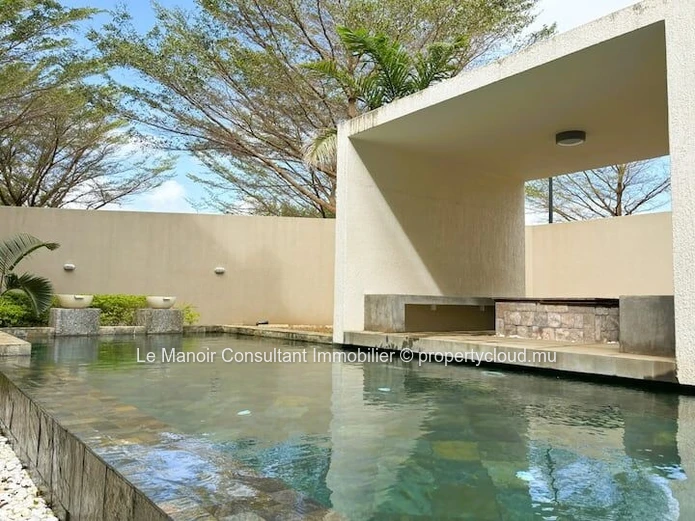 Modern 3-bedroom ground-floor apartment, fully equipped – Secure residence with swimming pool
