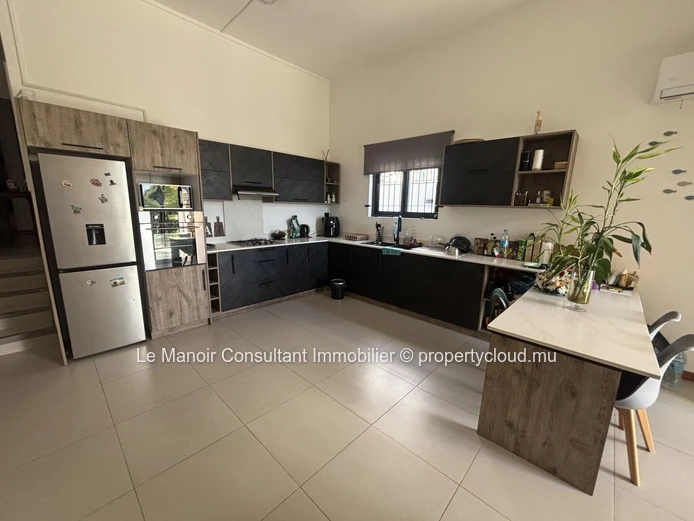 Modern furnished 2 bedroom apartment in Albion with private garden and serene coastal living
