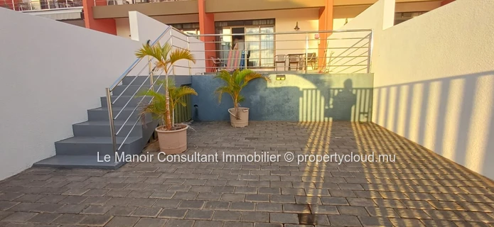 Triplex de 3 chambres avec vue mer et montagne - Vendu meublé et équipé