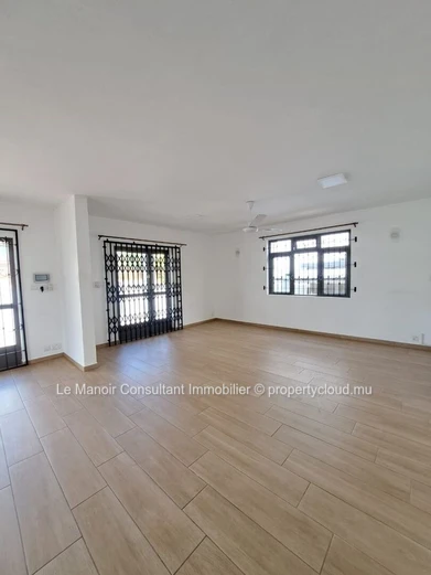 Modern 3-Bedroom Furnished Townhouse for Rent in Flic en Flac
