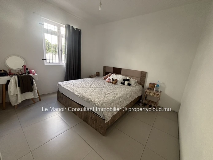 Modern furnished 2 bedroom apartment in Albion with private garden and serene coastal living