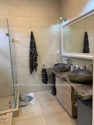 Balinese villa accessible to foreigners