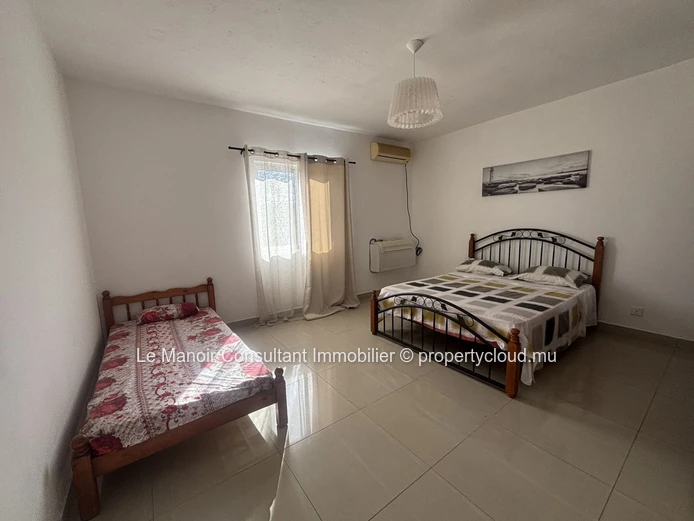 Appartement à vendre à Albion, 100m², vue mer, parking, meublé, cuisine équipée. Proche écoles, arrêt bus et commerce...