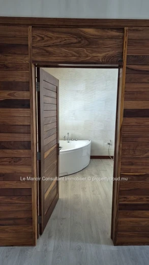 Villa Moderne Entièrement Meublée avec Piscine Privée à Flic en Flac – 3 Chambres en Suite, Jardin & Parking