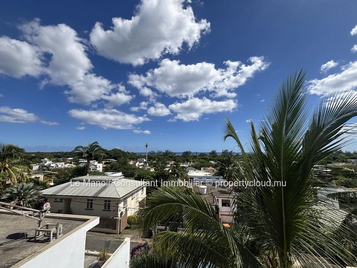 Villa spacieuse de 360 m² avec 4 chambres à vendre à Albion