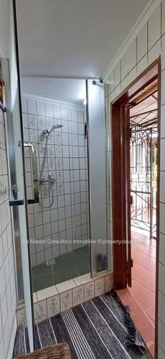 Maison idéale télétravail avec bureau, piscine privée , proche plage et commerces
