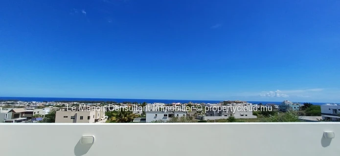 Duplex neuf et moderne de 3 chambres 3 salles de bains avec une magnifique vue mer et montagne
