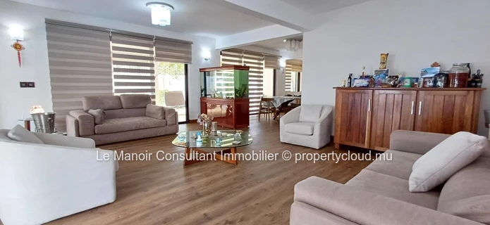 Villa Moderne Entièrement Meublée avec Piscine Privée à Flic en Flac – 3 Chambres en Suite, Jardin & Parking