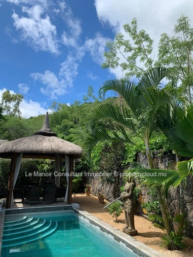 Balinese villa accessible to foreigners