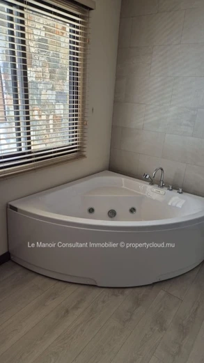 Villa Moderne Entièrement Meublée avec Piscine Privée à Flic en Flac – 3 Chambres en Suite, Jardin & Parking