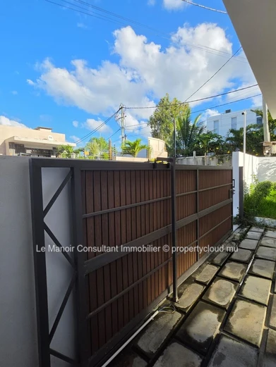 Duplex de 200m² avec 3 chambres à vendre à Grand Baie
