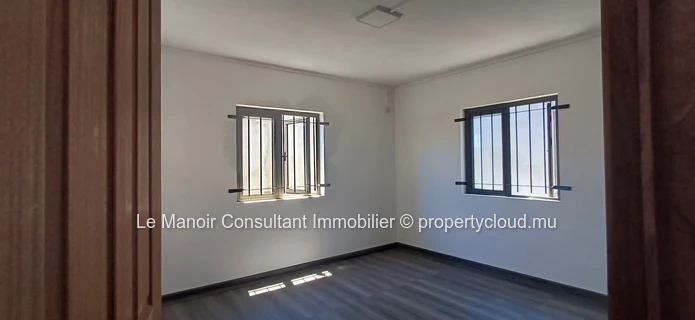 Maison neuve de plain pied de 3 chambres en cours de finition située dans un quartier calme a Pointe aux Sables