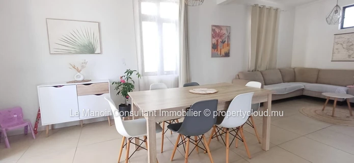 Maison moderne meublée avec piscine, rooftop et vue mer & montagne
