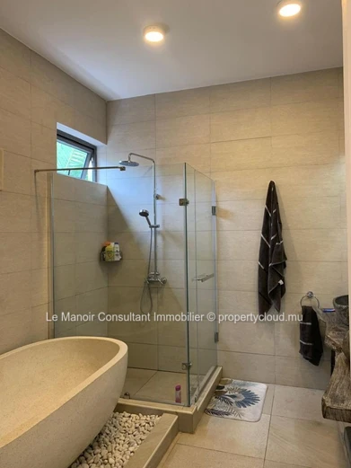 Balinese villa accessible to foreigners