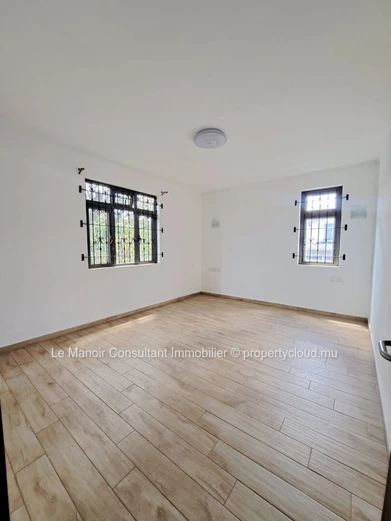 Modern 3-Bedroom Furnished Townhouse for Rent in Flic en Flac