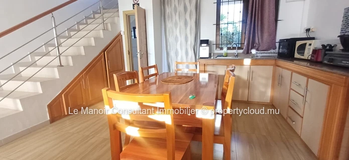 Triplex de 3 chambres avec vue mer et montagne - Vendu meublé et équipé