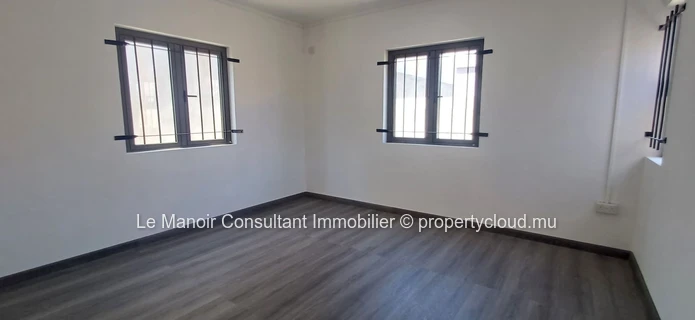 Maison neuve de plain pied de 3 chambres en cours de finition située dans un quartier calme a Pointe aux Sables