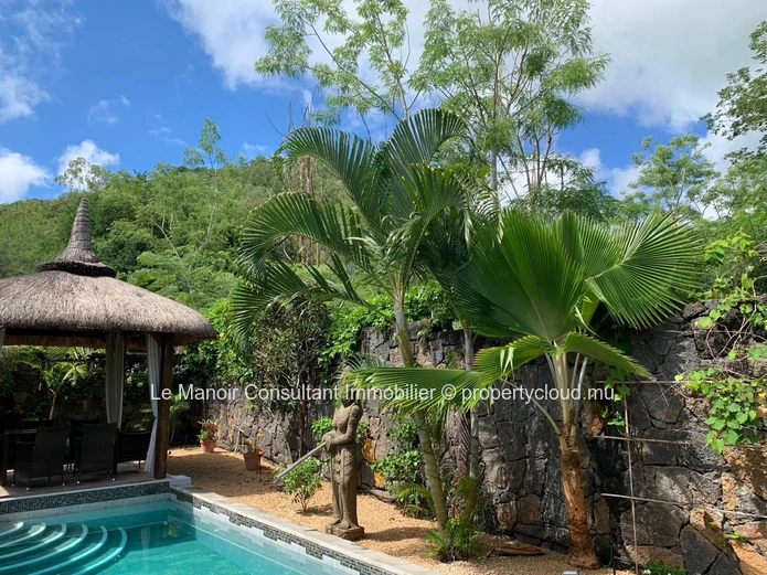 Balinese villa accessible to foreigners
