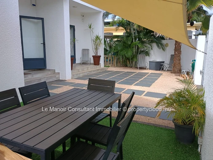 Maison moderne meublée avec piscine, rooftop et vue mer & montagne