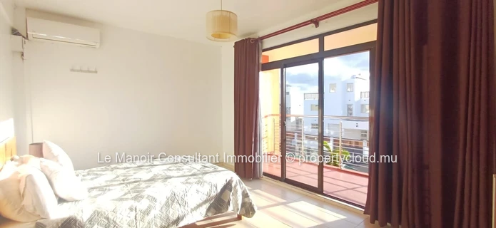 Triplex de 3 chambres avec vue mer et montagne - Vendu meublé et équipé