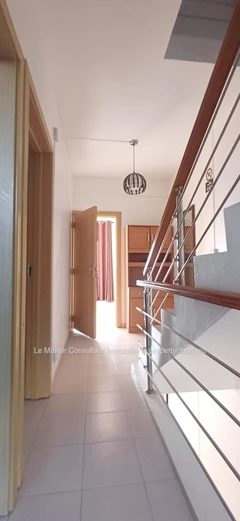 Triplex de 3 chambres avec vue mer et montagne - Vendu meublé et équipé