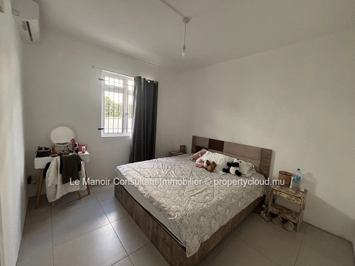 Modern furnished 2 bedroom apartment in Albion with private garden and serene coastal living