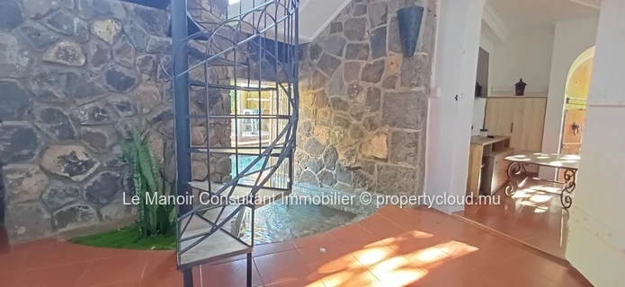Maison idéale télétravail avec bureau, piscine privée , proche plage et commerces