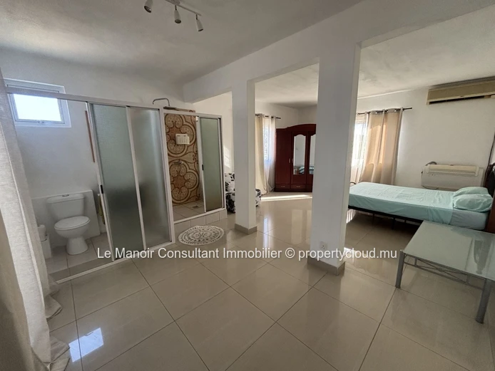 Appartement à vendre à Albion, 100m², vue mer, parking, meublé, cuisine équipée. Proche écoles, arrêt bus et commerce...