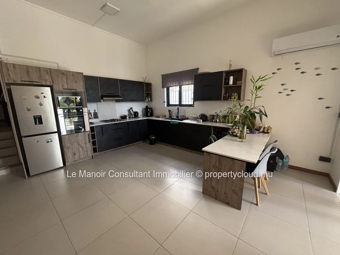 Modern furnished 2 bedroom apartment in Albion with private garden and serene coastal living