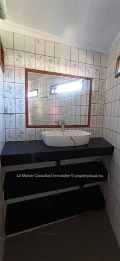 Maison idéale télétravail avec bureau, piscine privée , proche plage et commerces
