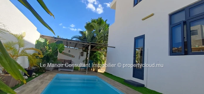 Maison moderne meublée avec piscine, rooftop et vue mer & montagne