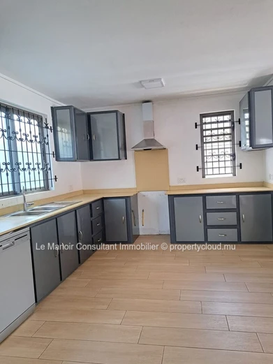 Modern 3-Bedroom Furnished Townhouse for Rent in Flic en Flac