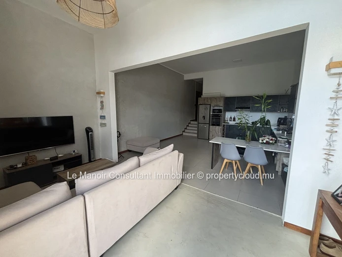 Modern furnished 2 bedroom apartment in Albion with private garden and serene coastal living