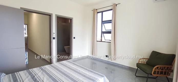 Duplex neuf et moderne de 3 chambres 3 salles de bains avec une magnifique vue mer et montagne