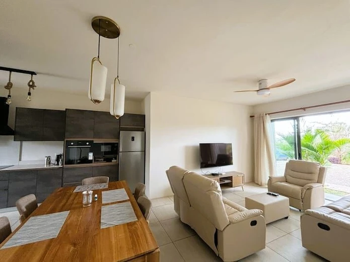 Modern 3-bedroom ground-floor apartment, fully equipped – Secure residence with swimming pool