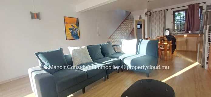 Triplex de 3 chambres avec vue mer et montagne - Vendu meublé et équipé