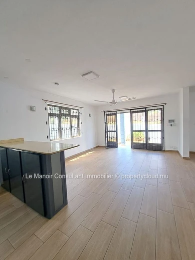 Modern 3-Bedroom Furnished Townhouse for Rent in Flic en Flac
